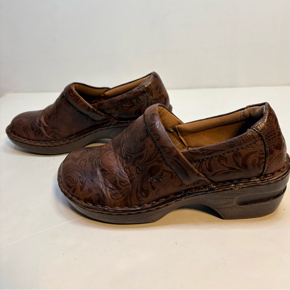 b.o.c. Embossed Brown Leather Slip-On Clogs size 9W